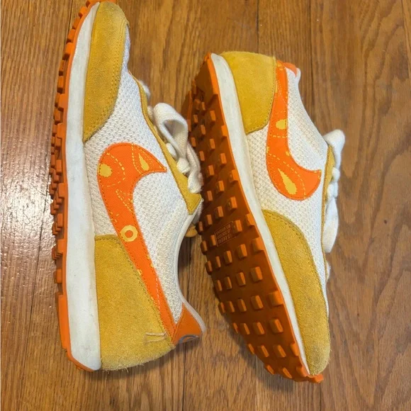 Nike Daybreak Paisley Swoosh - Picture 12 of 14